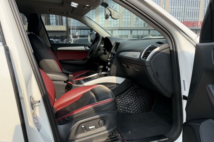 Used Audi Q5 2017 Plus 40 TFSI Technology Model
