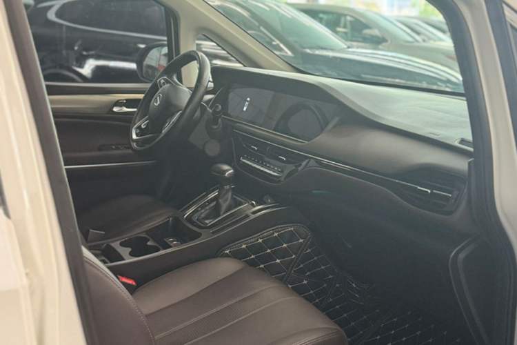 Used GAC Trumpchi M6 2019 270T Automatic Prestige Edition (7-seater) China V Standard
