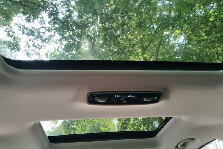 Used Roewe iMAX8 2021 400TGI Supreme Series Lu Zun Edition