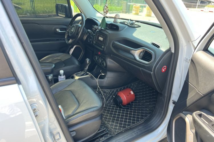 Used  Renegade 2017 180T Automatic Smart Version
