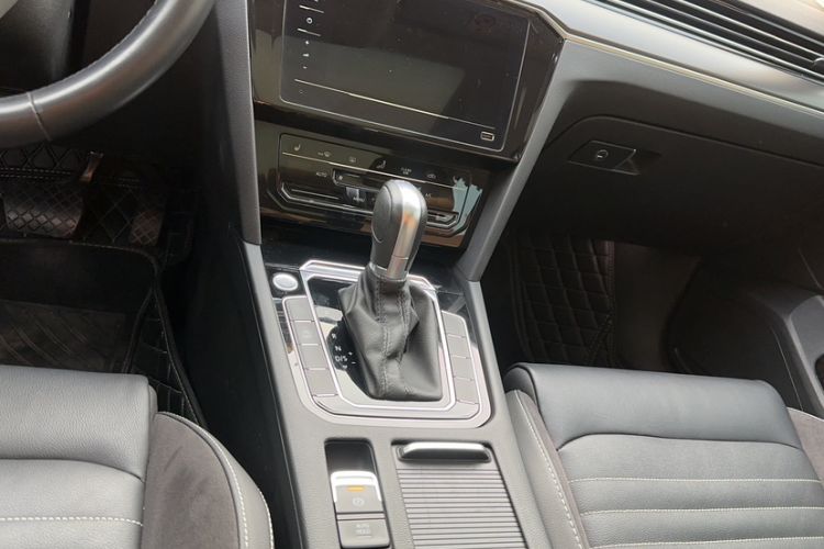 Used Volkswagen Magotan 2020 280TSI DSG Leading Edition
