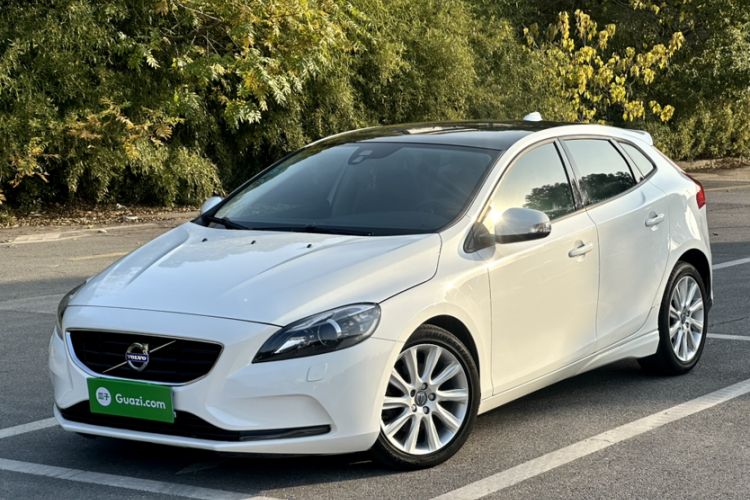 Used Volvo V40 2015 1.6T Zhiyi Edition