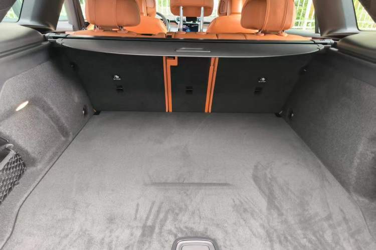 Used Mercedes-Benz GLC 2024 Facelifted GLC 260 L 4MATIC Luxury Version 5 Seats