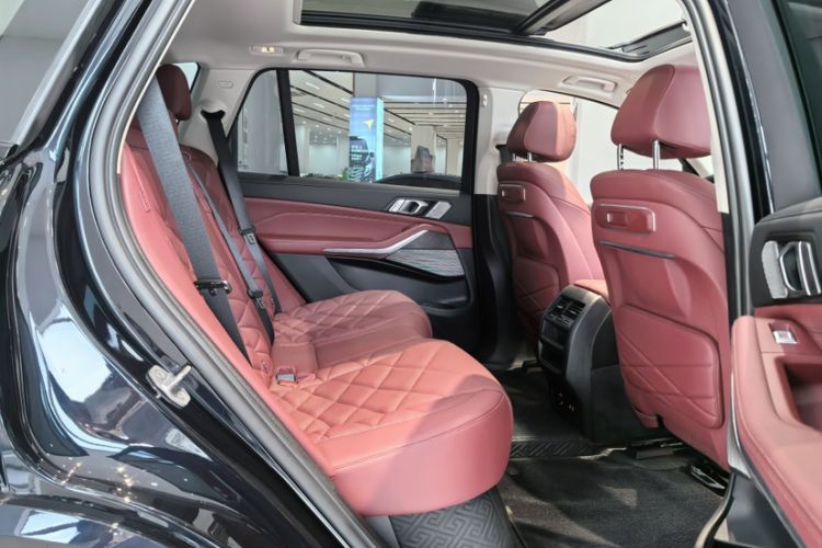 Used BMW X5 2023 xDrive 30Li Luxury M Sport Night Edition Package
