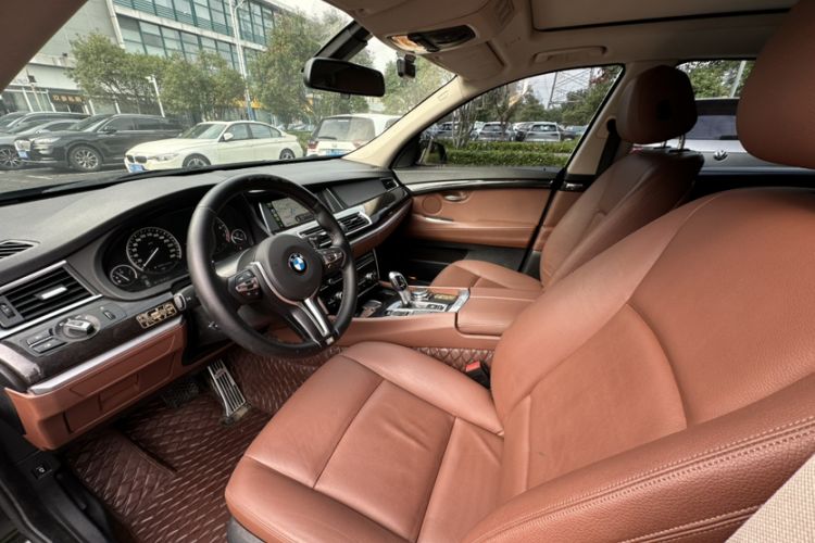 Used BMW 5 Series GT 2015 535i Leading Model
