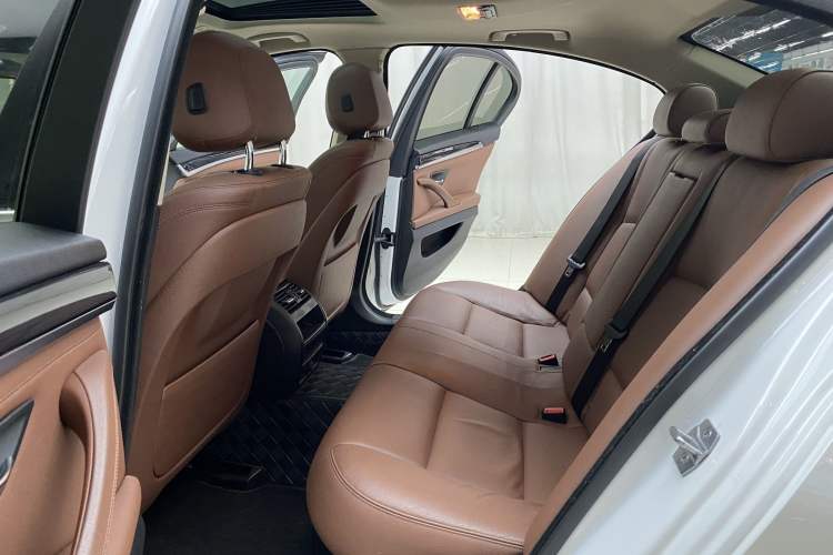 Used BMW 5 Series 2014 520i Elegant Edition
