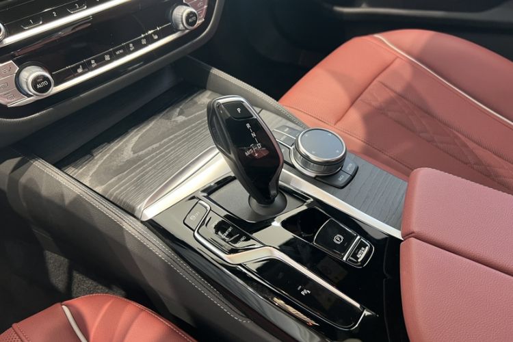 Used BMW 5 Series 2023 Restyled 530Li Leading Edition M Sport Package
