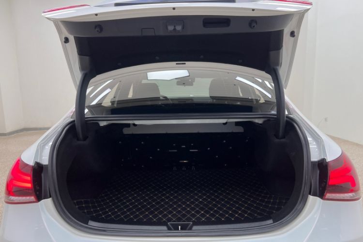 Used Mercedes-Benz A-Class 2021 A 200 L Sport Sedan Fashion Model
