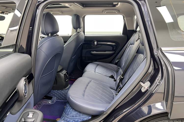 Used  Clubman 2021 1.5T COOPER Connoisseur
