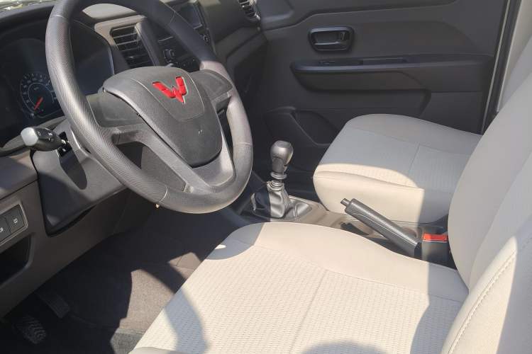 Used Wuling Hongguang V 2022 1.5L Jingqu Version Hydraulic Power Steering LAR
