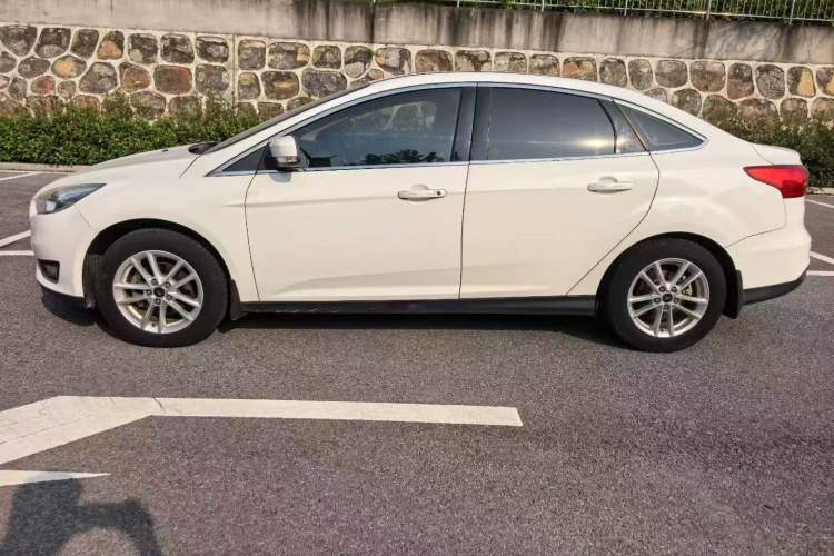 Used Ford Focus 2015 Sedan 1.6L Automatic Trend Model
