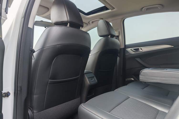 Used Changan Eado 2019 High-Energy Edition 1.6L GDI Manual Pioneer Model China VI Standard
