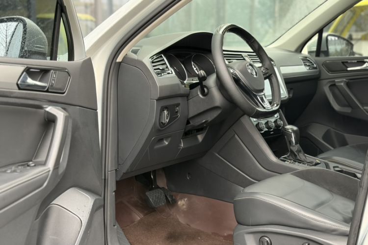 Used Volkswagen Tiguan L 2017 330TSI Automatic Two-Wheel Drive Luxury Edition