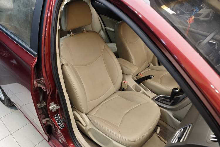 Used Baojun 630 2014 1.5L automatic comfort version
