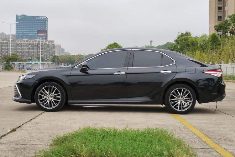 Used Toyota Camry 2021 2.5G Luxury Edition
