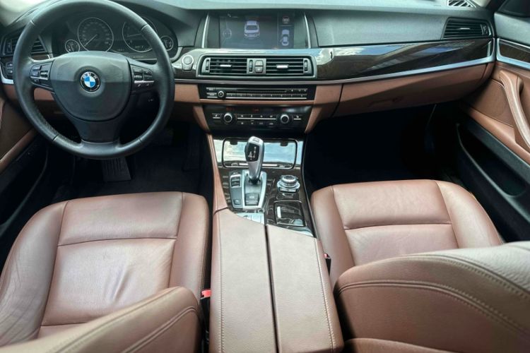 Used BMW 5 Series 2014 525Li Leading Model

