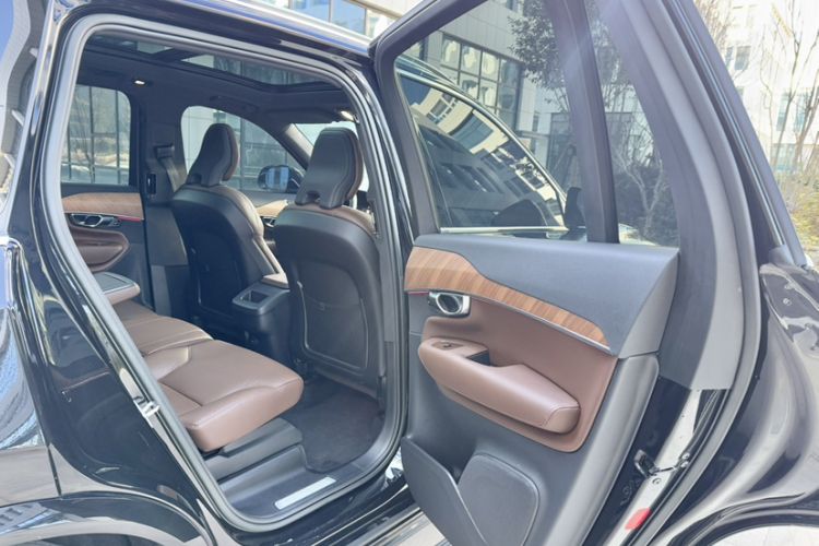 Used Volvo XC90 2023 B5 SmartDrive Luxury Edition 5 Seats
