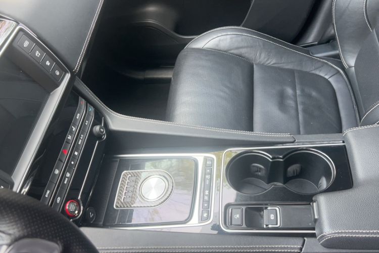 Used Jaguar F-PACE 2016 3.0 SC Four-Wheel Drive R-Sport Sport Edition
