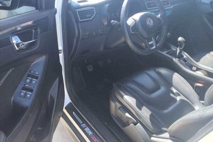 Used Dongfeng Fengon 580 2016 1.5T Manual Luxury Version
