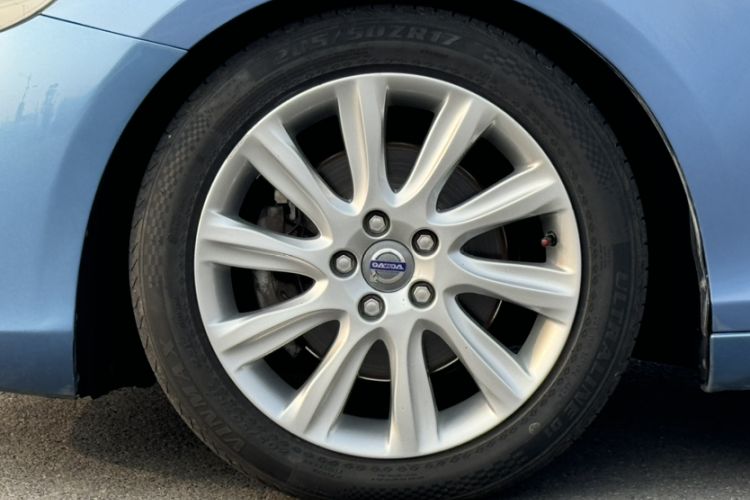 Used Volvo V40 2015 1.6T Zhiyi Edition
