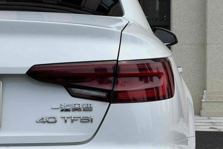 Used Audi A4L 2018 30th Anniversary Edition 40 TFSI Fashion Model
