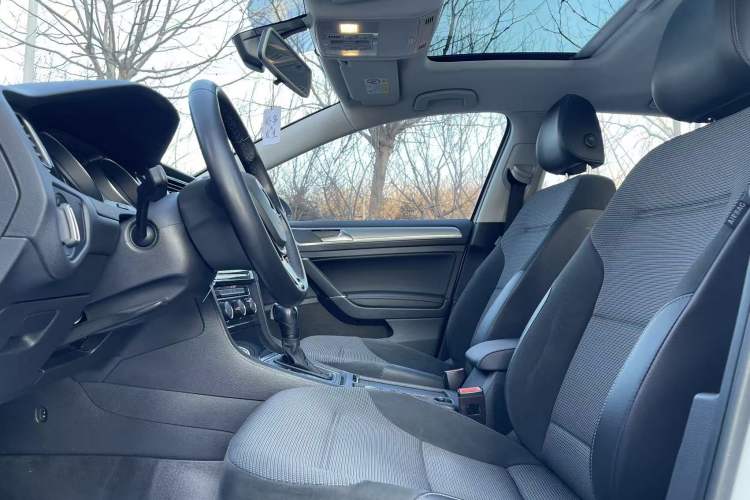 Used Volkswagen Golf 2020 280TSI DSG Comfort Version
