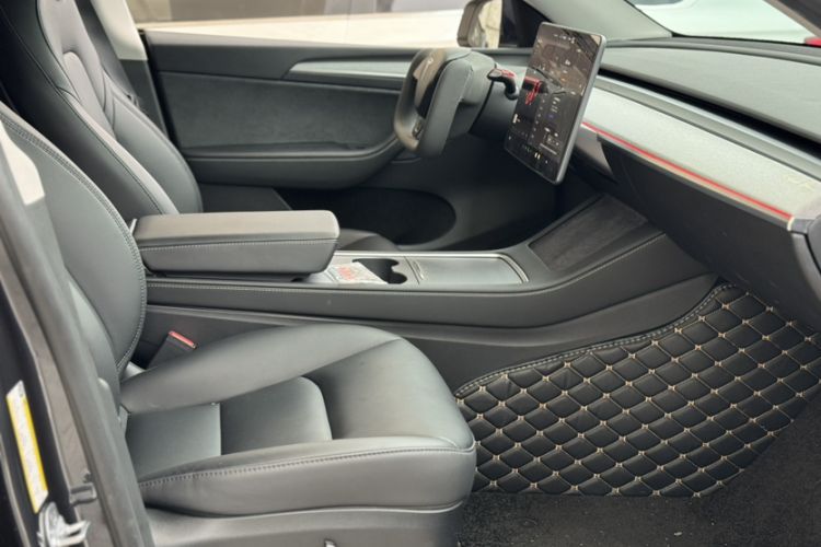 Used Tesla Model Y 2024 Rear-Wheel-Drive Version
