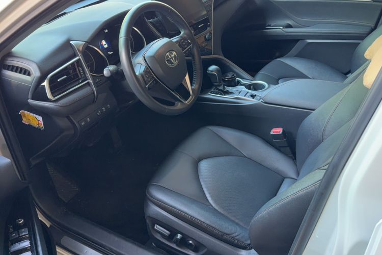 Used Toyota Camry 2021 2.0G Luxury Edition
