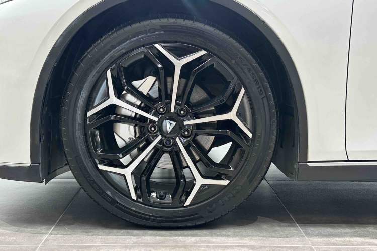 Used  SL03 2023 200Max Range-Extended Version
