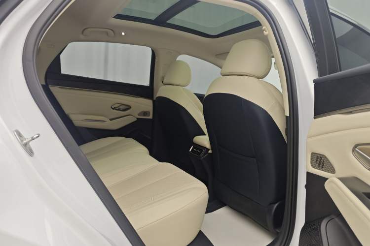 Used BYD Qin L 2024 DM-i 120KM Beyond Model
