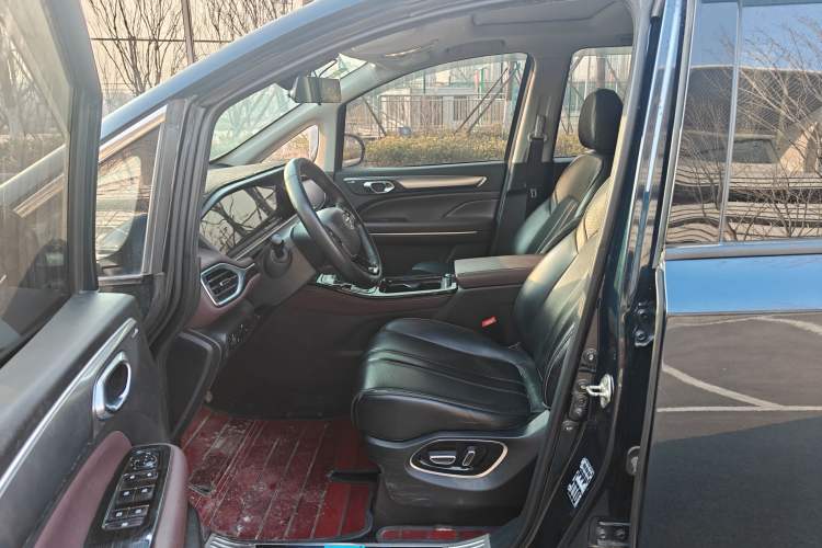 Used GAC Trumpchi M6 2023 PRO 270T DCT Luxury Edition
