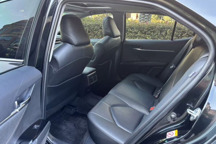 Used Toyota Camry 2018 2.0G Luxury Edition
