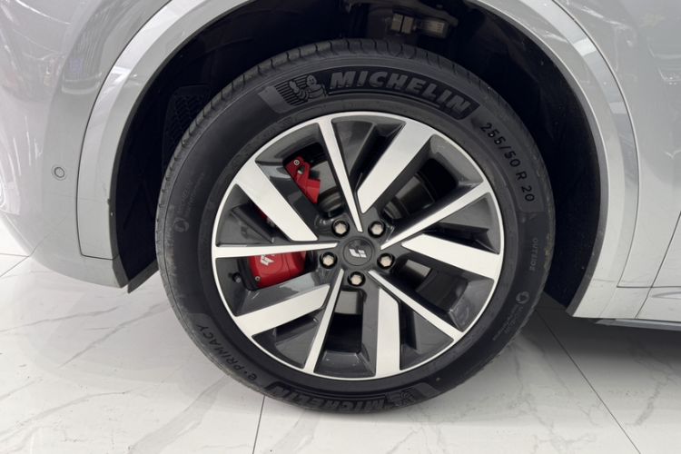 Used Li Auto L8 2023 Pro Model
