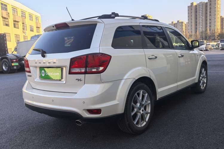 Used Dodge Journey 2013 2.4L Two-Wheel Drive Luxury Version
