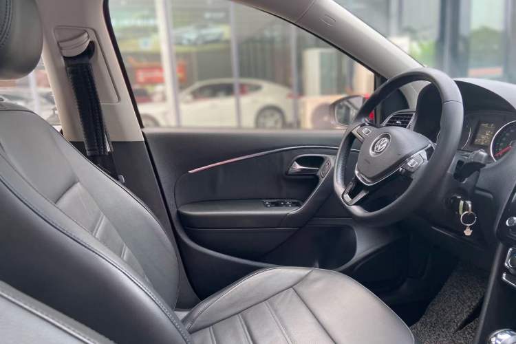 Used Volkswagen Polo 2014 1.6L Automatic Luxury Edition