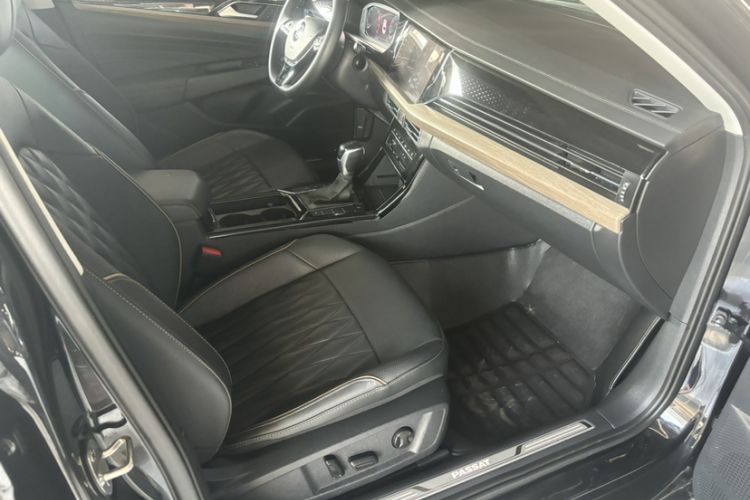 Used Volkswagen Passat 2020 330TSI Luxury Edition China VI
