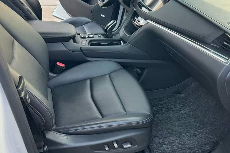 Used Cadillac XT5 2020 28T Luxury Version
