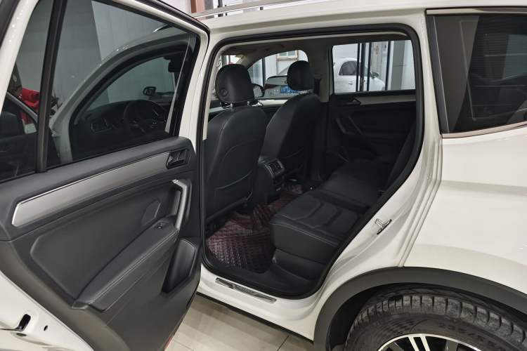 Used Volkswagen Tiguan L 2021 330TSI Automatic Two-Wheel Drive Smart Edition
