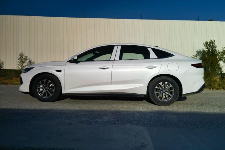 Used BYD Qin L 2025 DM-i Smart Drive 80KM Leading Model
