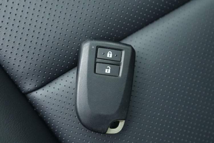 Used Toyota YARiS L 2022 X-Trail 1.5L CVT Luxury PLUS Edition