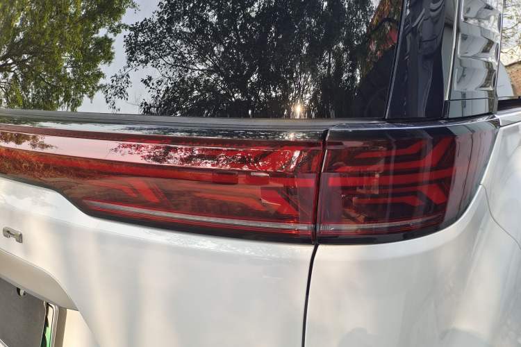 Used Denza D9 2022 DM-i 970 Four-Wheel Drive Prestige Model