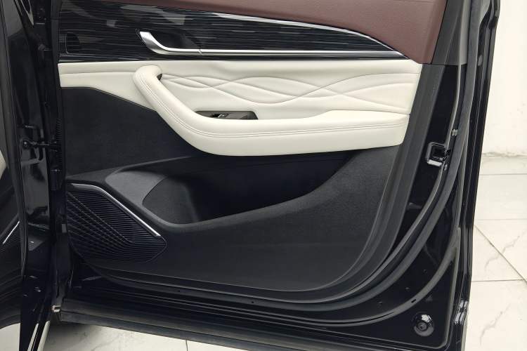 Used Geely Auto Monjaro L 2024 2.0TD High-Power Automatic Two-Wheel Drive Yunqi Version
