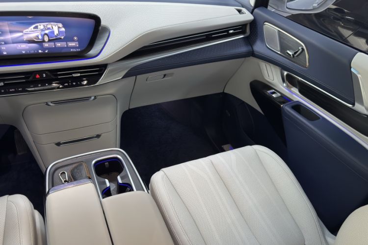 Used Buick Century 2023 2.0T Six-Seater Yinshi Edition