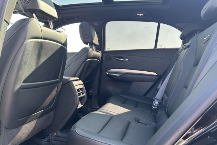 Used Cadillac XT4 2020 28T Two-Wheel-Drive Leading Version
