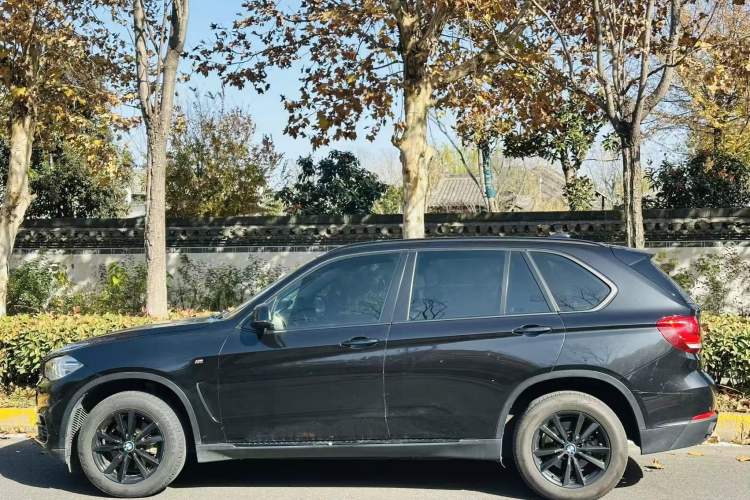 Used BMW X5 2015 xDrive28i
