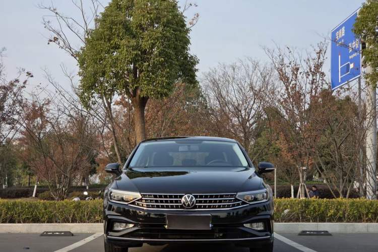 Used Volkswagen Magotan 2025 Zhongxiang Version 280TSI DSG Comfort Edition
