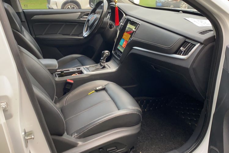 Used Roewe RX5 2016 20T Two-Wheel Drive Automatic Internet Smart Edition
