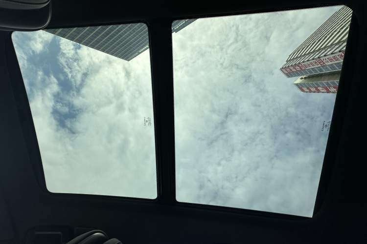 Used Lynk & Co 08 EM-P 2023 220km All-Wheel-Drive Performance Halo
