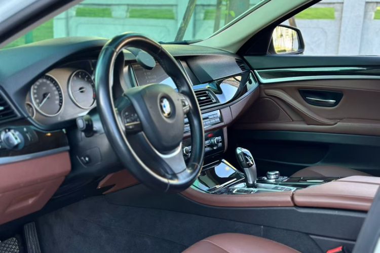 Used BMW 5 Series 2017 525Li Leading Model