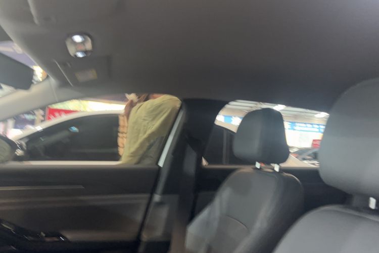 Used  L6 2025 EM-i 60km Launch Edition
